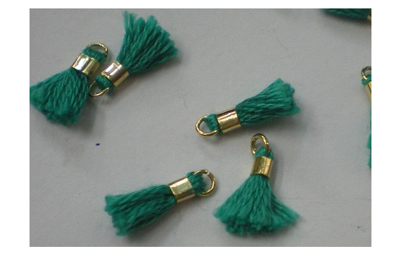 Micro pompon 10mm long. Color Esmerald