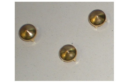 Tachuela circulo piram 10mm Oro