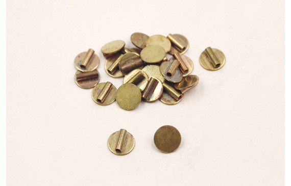 Chapita Latón pulido  8mm con tubo detrás