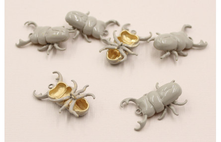 Escarabajo Dorado + Esmalte Beige 30*20*8mm
