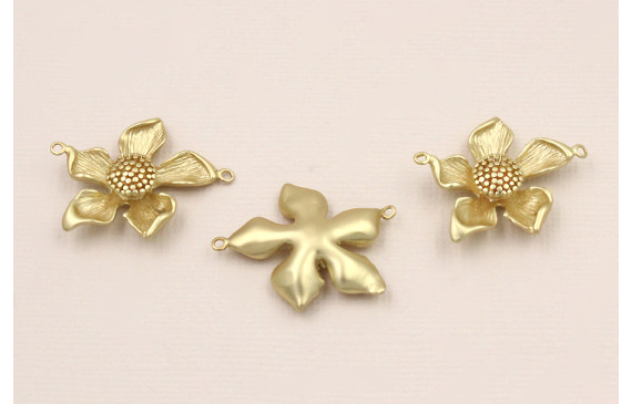 Colgante Flor 2 anillas 28*22*5mm Dorado Mate