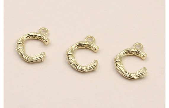 Colgante Letra C latón Dorado 17*13 MM