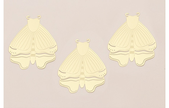 Pieza Polilla Plana de 70*55mm perforada Dorada