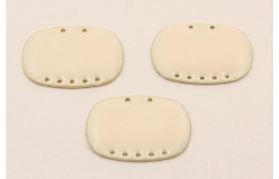 Cuenta Ovalada 25*18mm 5 + 2 agujeros Beige