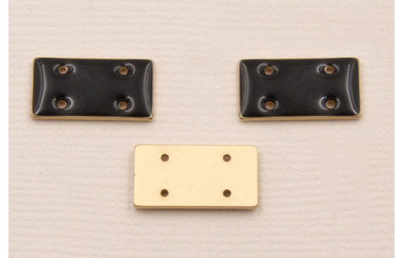 Cuenta Rectandulo Dorado Mate 15*7mm esmalte Negro