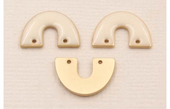 Herradura Dorad Mate 15*8mm Esmalte Rosa Claro