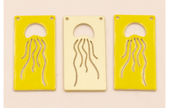 Rectangulo Calado Medusa 30*15mm Amarillo