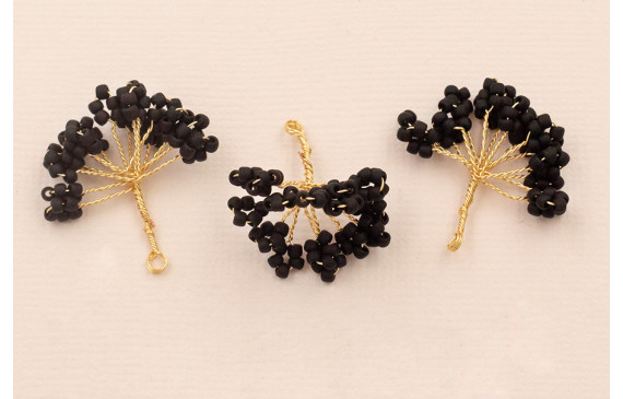 Ramillete 16 pétalos de Abalorio  20*20mm Negro