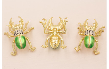 Escarabajo doble Pinza 50*40 Oro Mate Verde motas