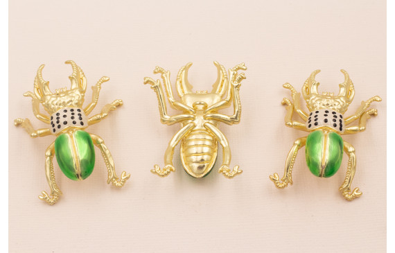 Escarabajo doble Pinza 50*40 Oro Mate Verde motas