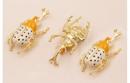 Escarabajo 60*30 Oro Mate Mostaza, beige y negro