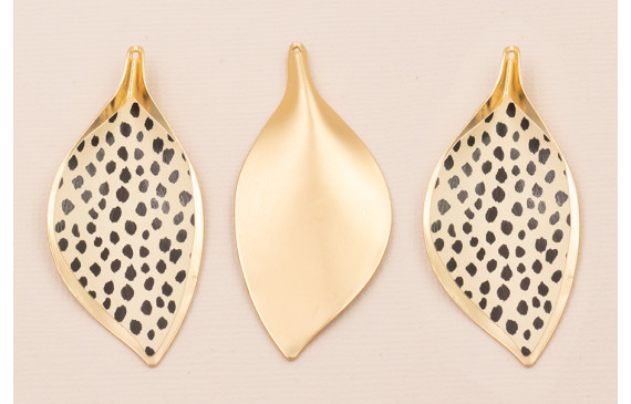 Cogante Hoja 56*26mm Oro Mate Piel Tigre