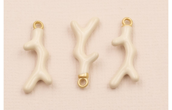 Colgante Coral 20*7mm Esmalte color Beige