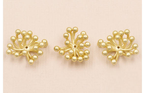 Colgante ramillete 15*15mm Oro Mate