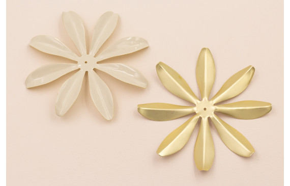 Flor grande 90mm Oro Mate y Esmalte Beige