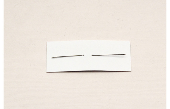 Aguja enfilar pequeña