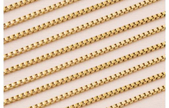 Cadena acero Inox Eslabón cuadrado 2mm Baño Oro