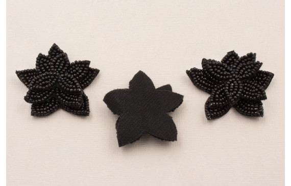 Flor Montada de 40mm diametro Negro