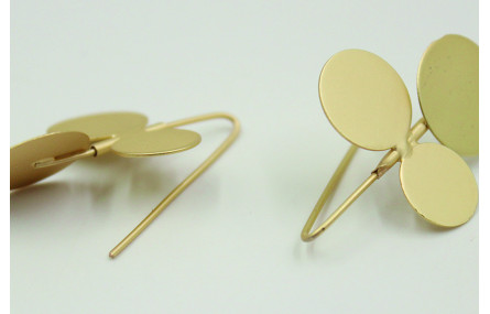 Pendientes sencillos con discos soldados en oro ma