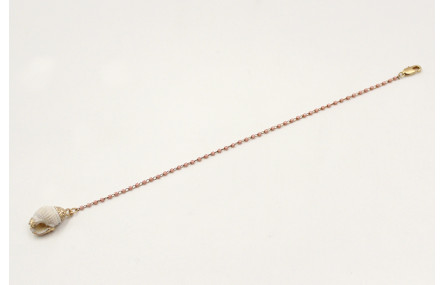 Pulsera cadena de miyuki rosa rematada con caracol