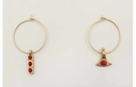 Pendientes de aros desiguales con entrepieza 3 hue