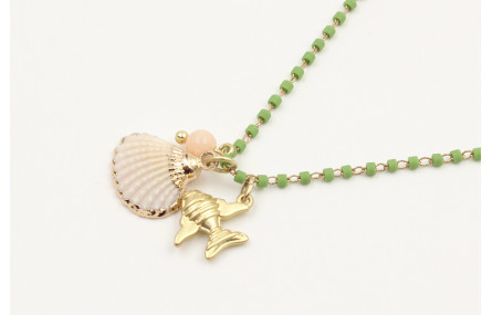 Collar cadena miyuki verde con colgantes pez oro m