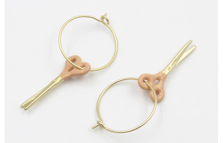 Pendientes aro oro mate con tijeras esmaltadas ros