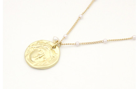 Solitario con cadena de microperlas y colgante cha