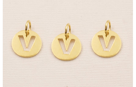 Colgante letra V 10mm Baño Oro 18K, 3Micras