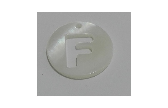 Letra calada 15mm Nacar F