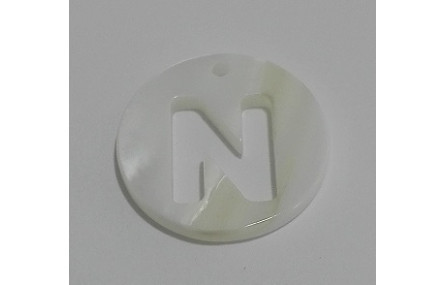 Letra calada 15mm Nacar N