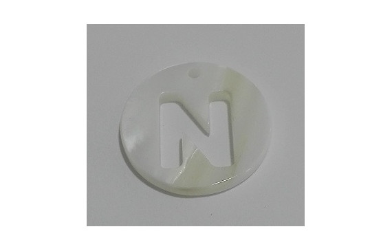 Letra calada 15mm Nacar N