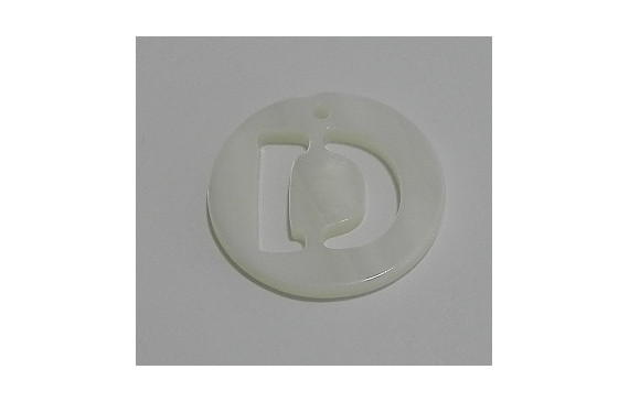 Letra calada 15mm Nacar D