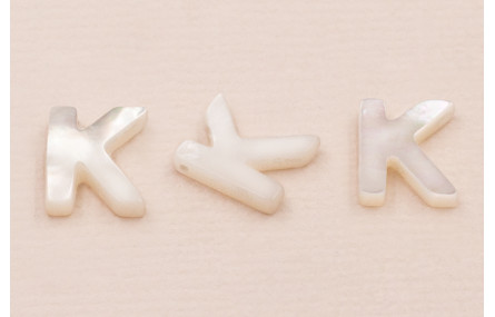 Letra Nacar K 10mm agujero horizontal superior