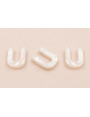 Letra Nacar U 10mm agujero horizontal superior