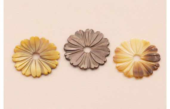 Flor Labrada Nacar Oscuro de 23mm diámetro