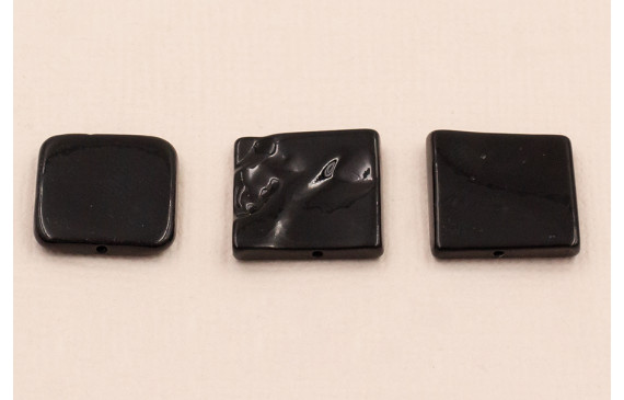 Cuadrado Madreperla teñido Negro de 15mm