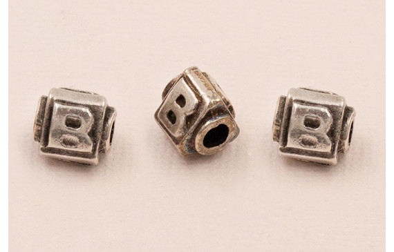 LETRA B 10*8mm