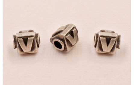 LETRA V 10*8mm