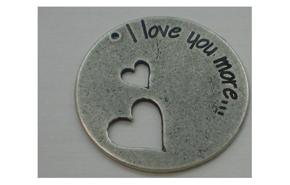 Chapita corazones 30mm Plata Vieja