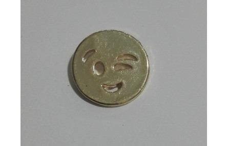 Emoticono guiño colgante anilla 12mm Dorado