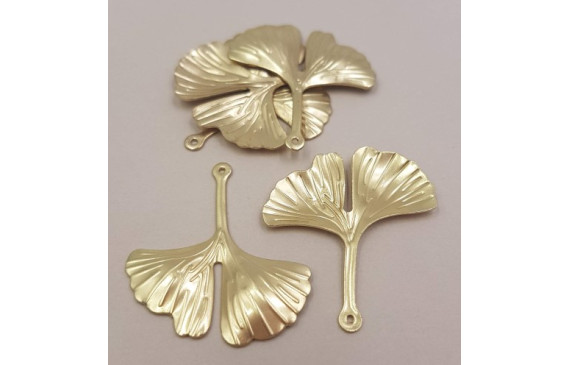 Colgante Hoja de Gingko 26*27mm Oro Mate