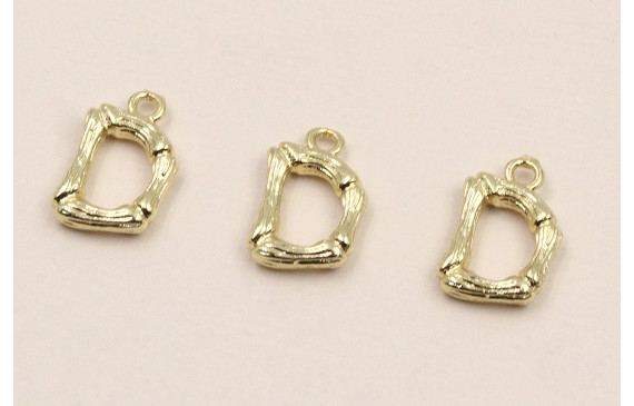 Colgante Letra D latón Dorado 15*10mm