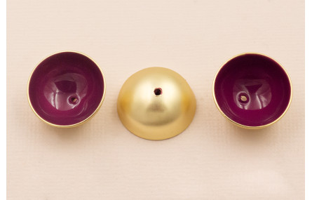 Semi Bola de 20mm con esmalte Morado y Oro Mate