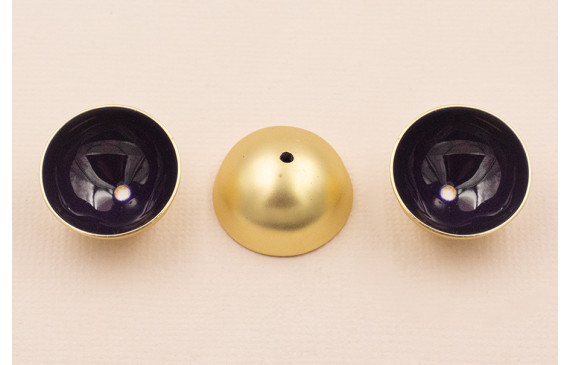 Semi Bola de 20mm con esmalte Negro y Oro Mate