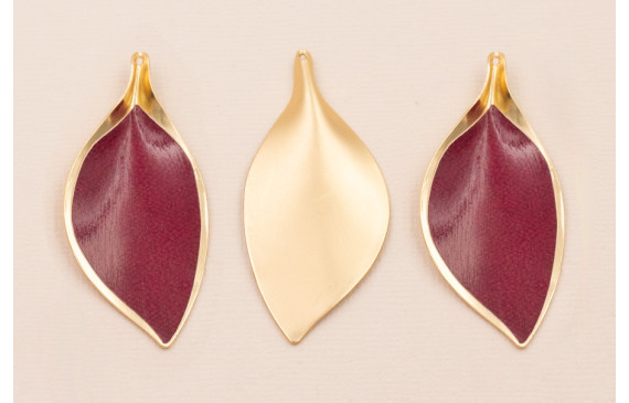 Cogante Hoja 56*26mm Oro Mate color Granate