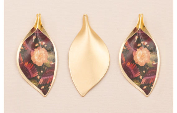 Cogante Hoja 56*26mm Oro Mate Flor Rosa y granate