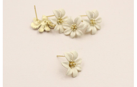 Perno Flor 8*15mm esmalte manual Crema