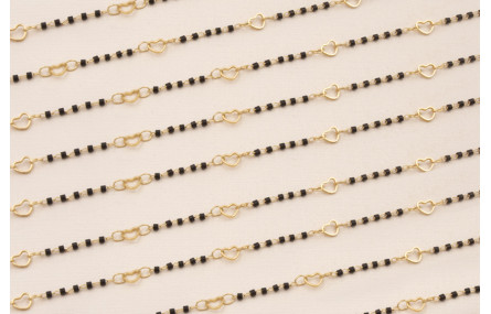 Cadena Miyuki Negro y corazón 5*4mm Dorado Mate