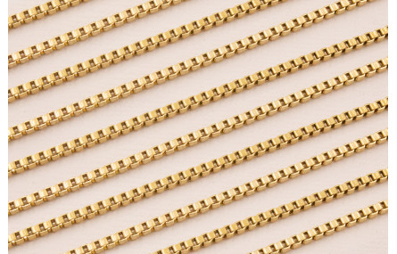 Cadena acero Inox Eslabón cuadrado 2mm Baño Oro